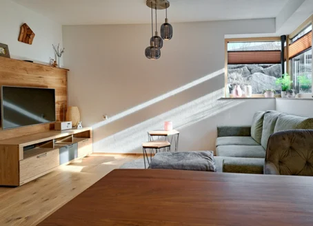 Wohnbereich mit hochwertiger Ausstattung in der Ferienwohnung Alpenglück³